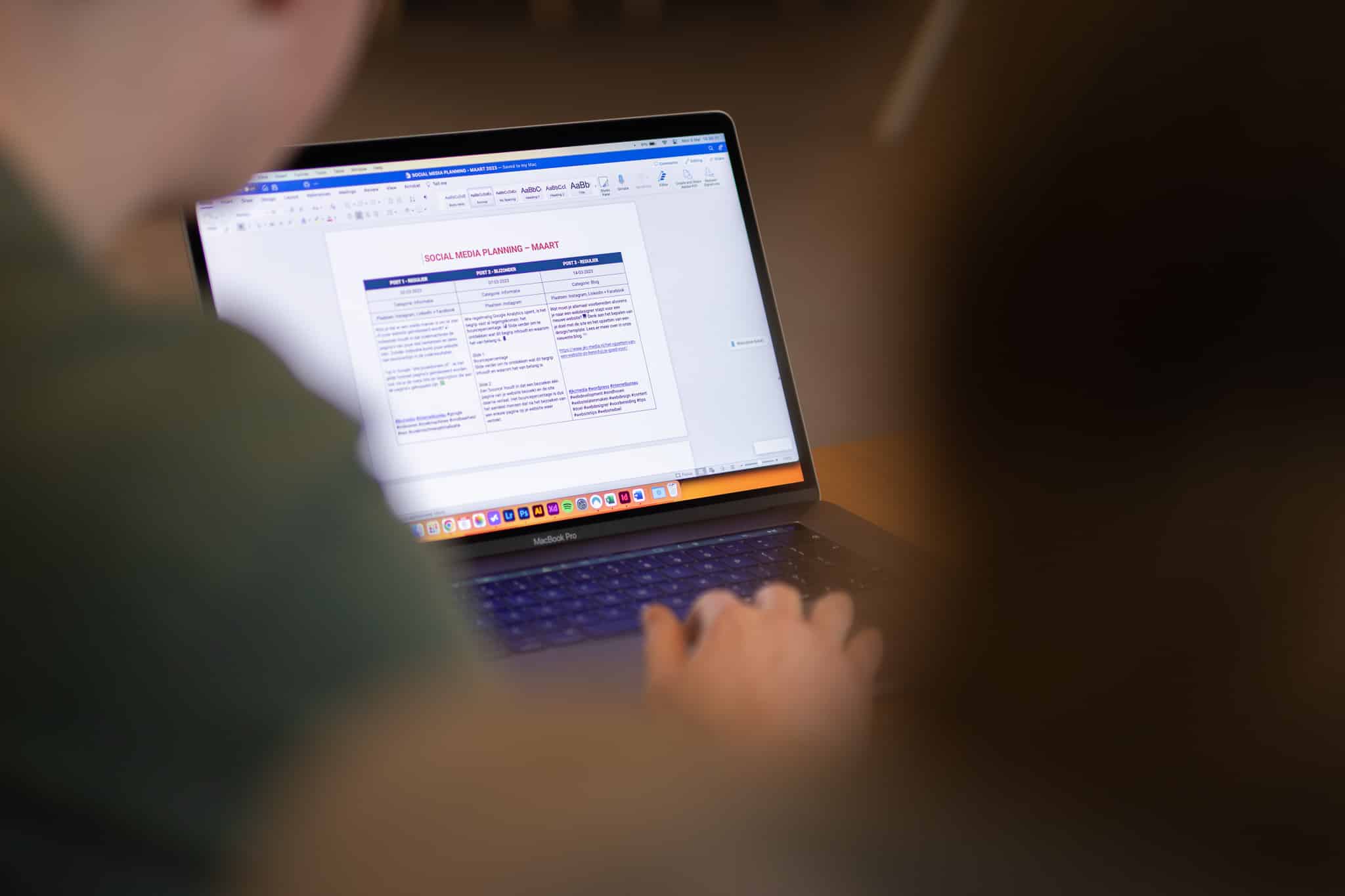 Social media inhaakkalender voor 2024