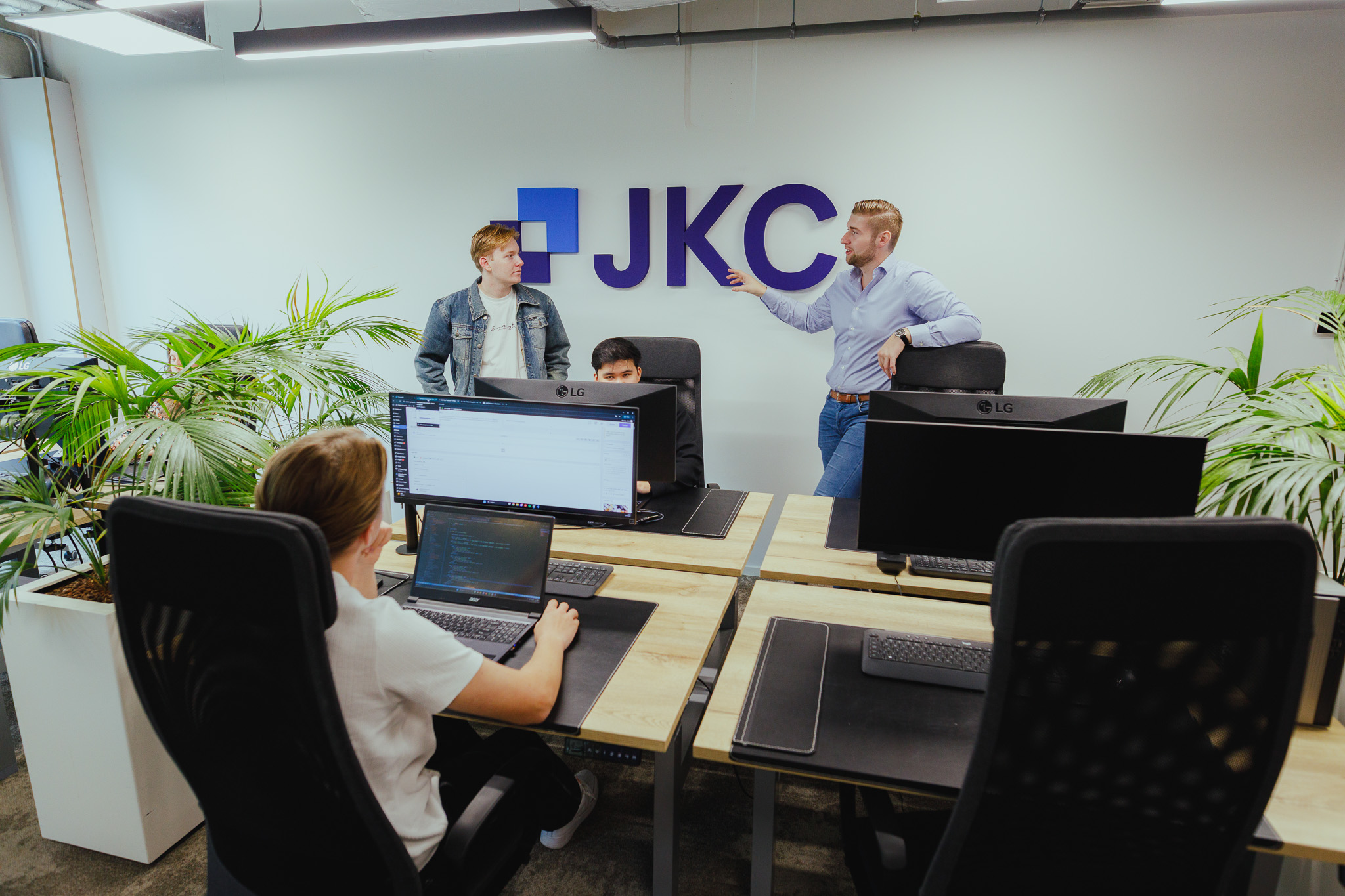 Subheader background-image